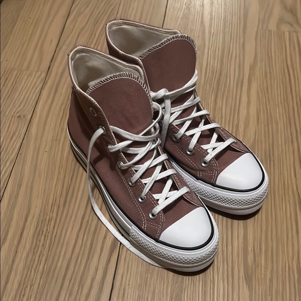 Converse High Top Platform SADDLE COLOR- LIMITED EDITION sneaker- Brand new.